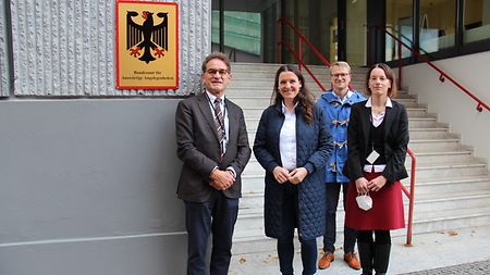 Bundestagsabgeordnete Wiebke Papenbrock Zu Besuch Im BfAA - Bundesamt ...